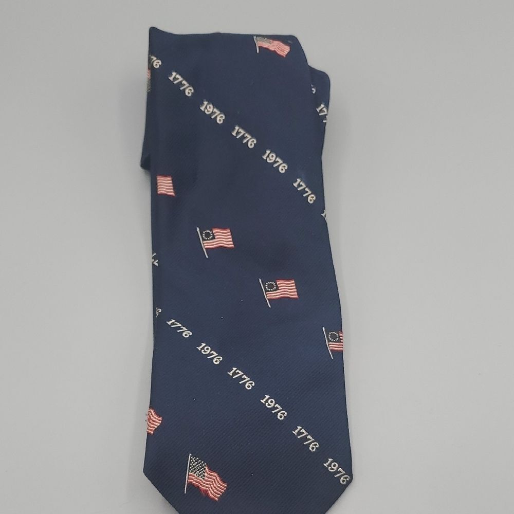 AMERICAN TRADITION | MENS |PATRIOTIC INDEPENDENCE DAY NECK TIE in BLUE 1776
